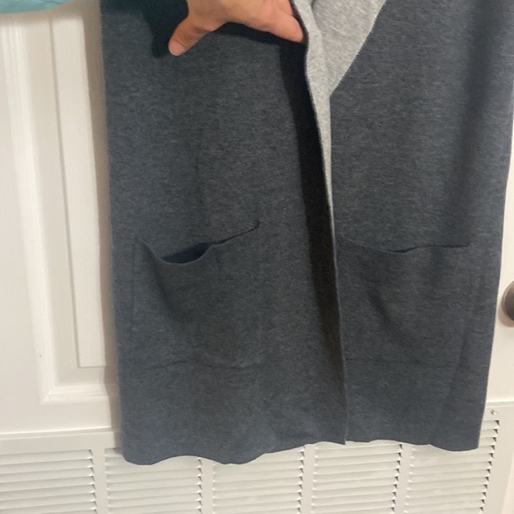 Bobeau • Gray Sweater Cardigan • Sleeveless • Open Front • Small - Picture 3 of 9